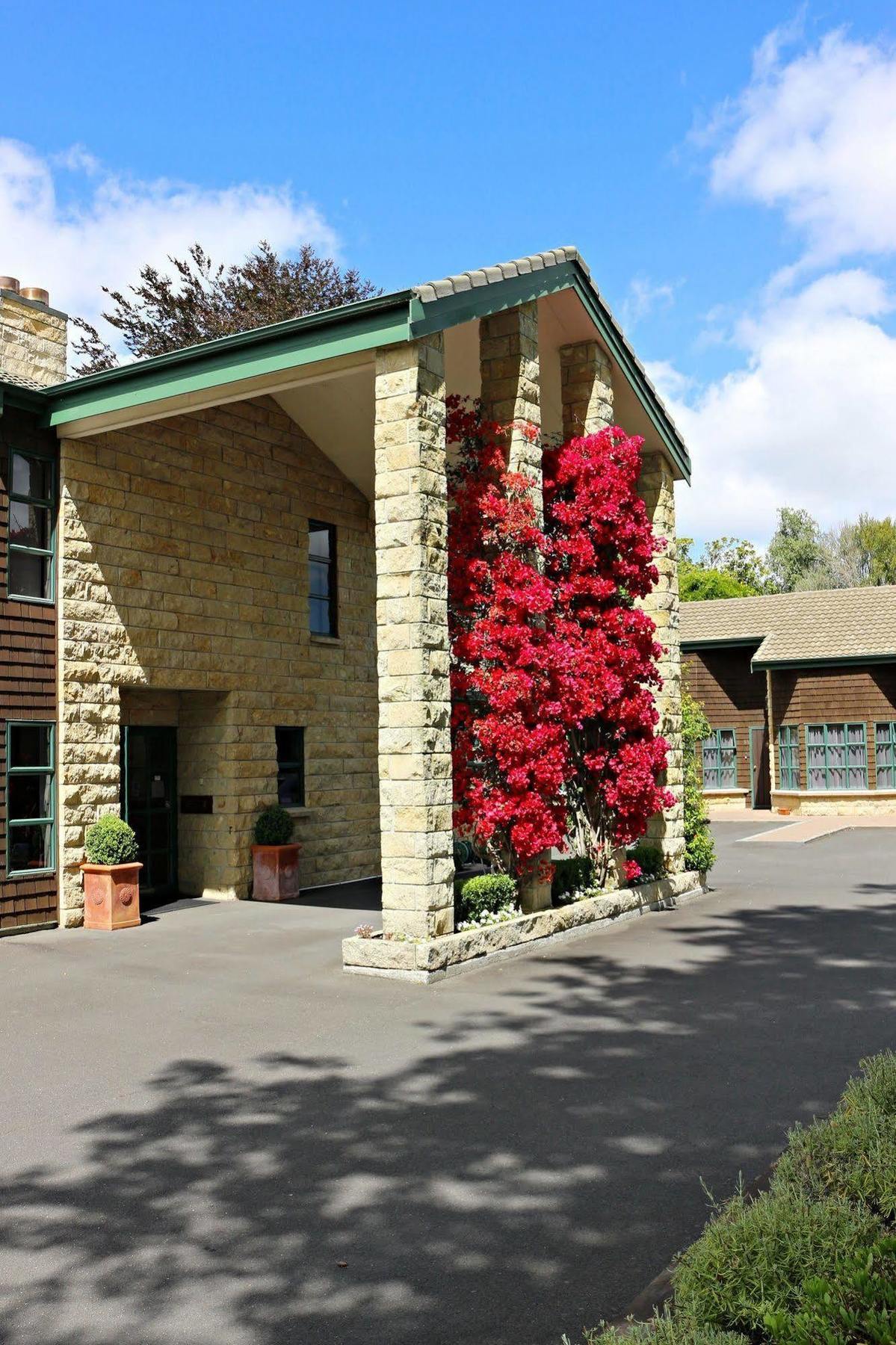 Cambridge Mews Motel Exterior photo